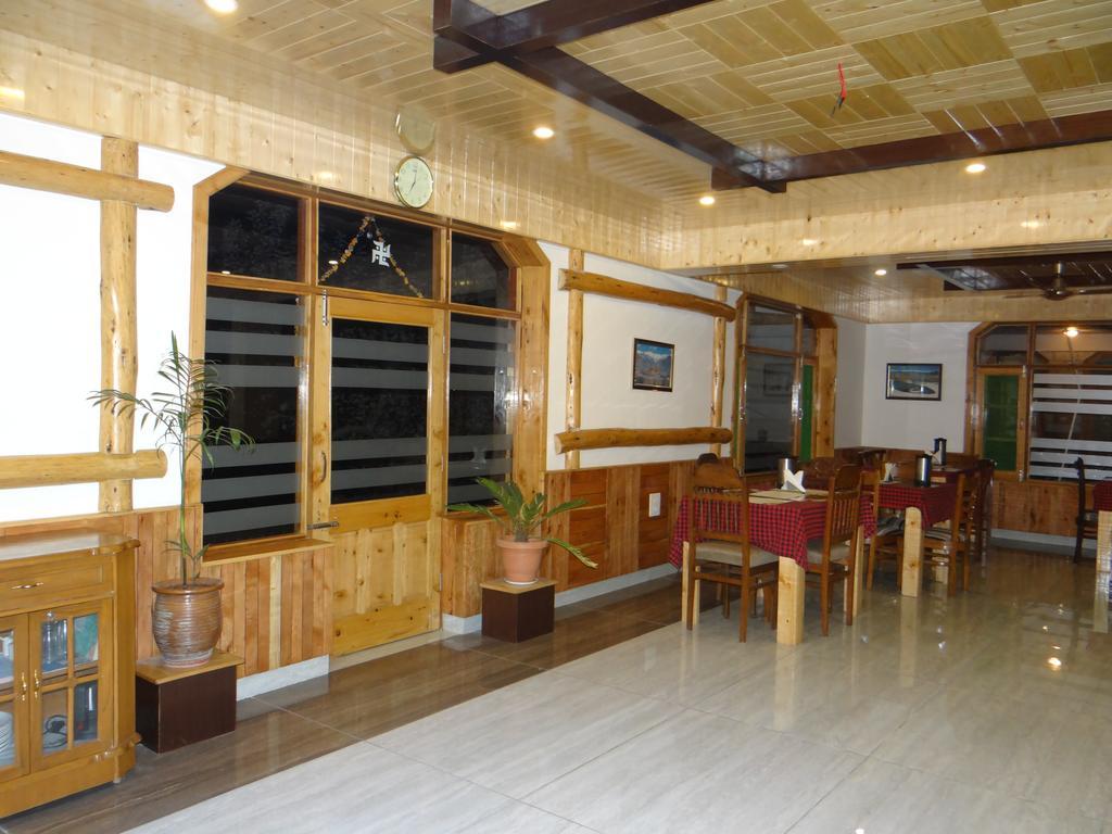 Hotel Mountain Trail Manali Экстерьер фото