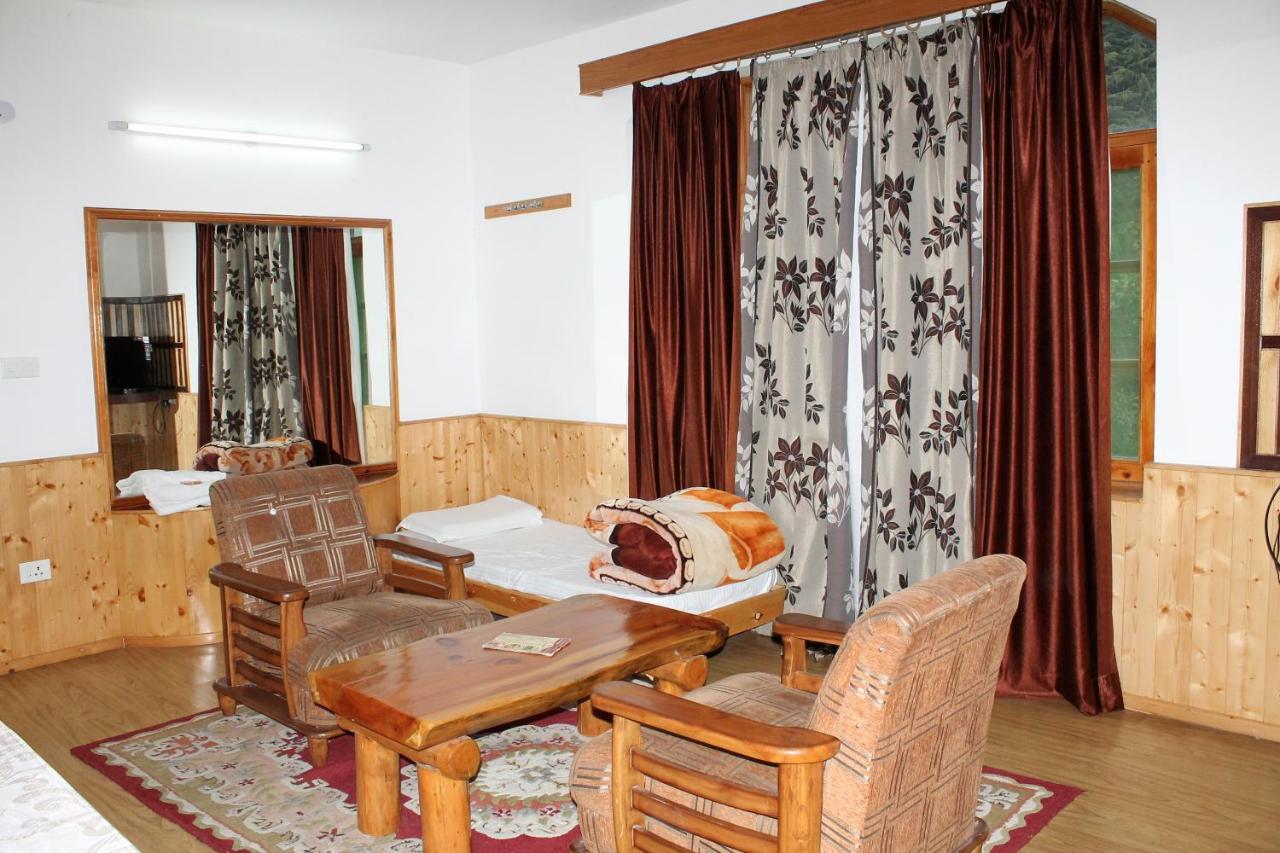 Hotel Mountain Trail Manali Экстерьер фото