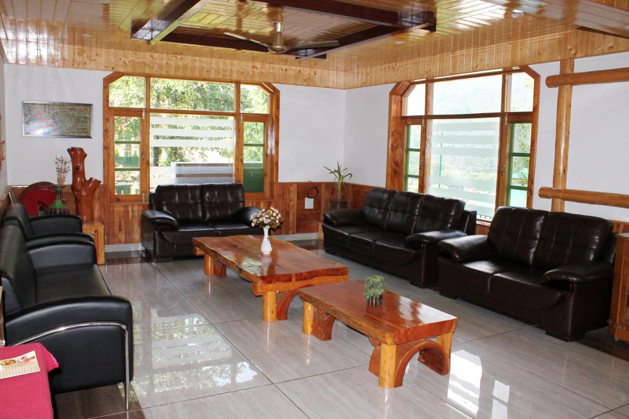 Hotel Mountain Trail Manali Экстерьер фото